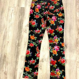 Cute Floral Jeans! Must Go!!